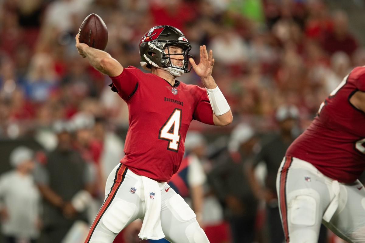 Tampa Bay Buccaneers quarterback Ryan Griffin (4) throws against the Tennessee Titans. Mandatory Credit: Jeremy Reper-USA TODAY Sports